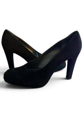 STUART WEITZMAN Suede High Heel Pumps